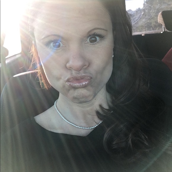 Meet your Posher, Julie - Picture 1 of 1